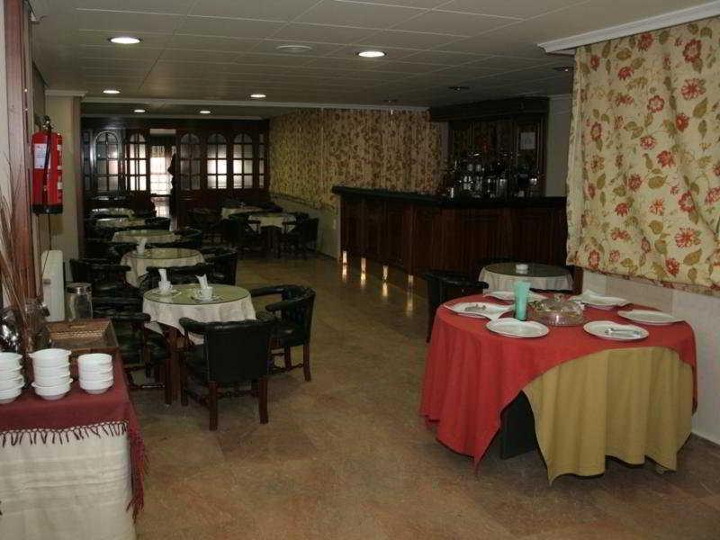 Oyo Hotel Francabel Cuenca  Restaurant photo
